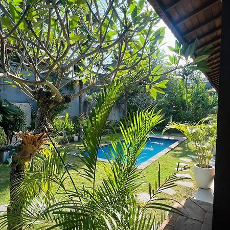 Wiryaroja Guest House Canggu Dış mekan fotoğraf