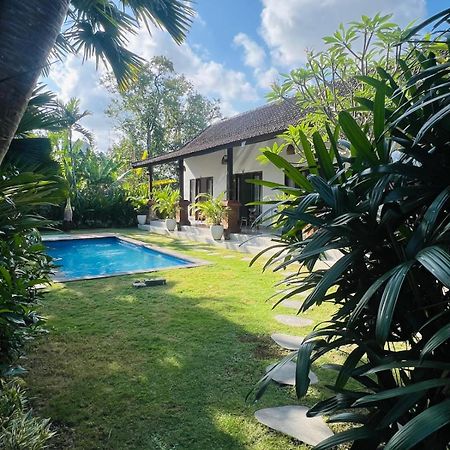 Wiryaroja Guest House Canggu Dış mekan fotoğraf