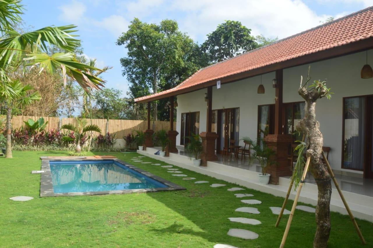 Wiryaroja Guest House Canggu Dış mekan fotoğraf