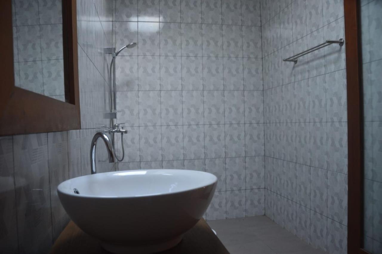 Wiryaroja Guest House Canggu Dış mekan fotoğraf
