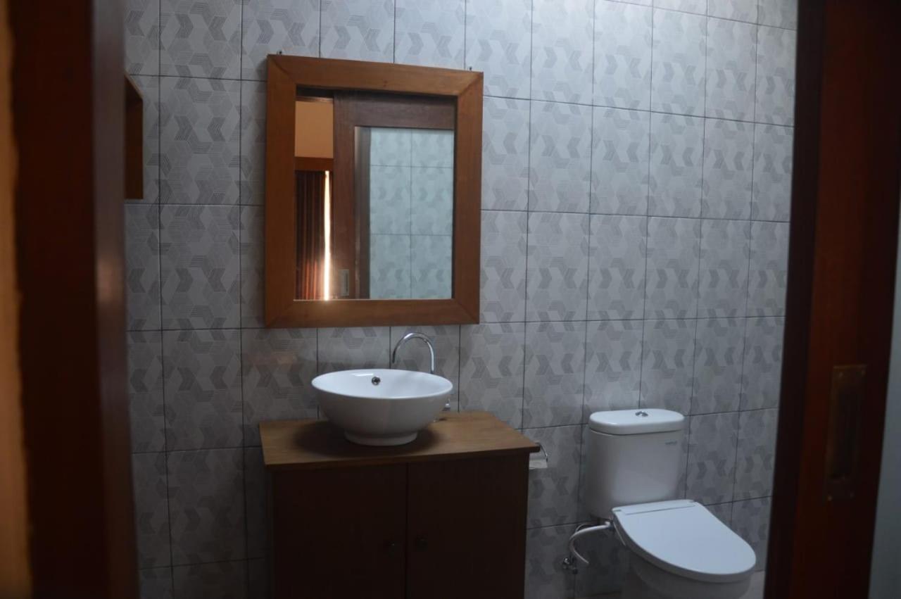 Wiryaroja Guest House Canggu Dış mekan fotoğraf