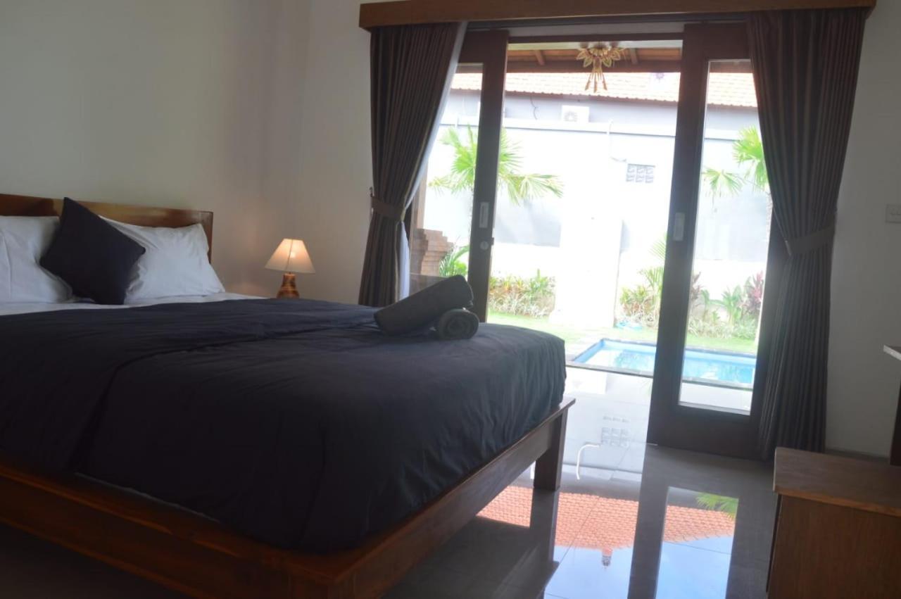 Wiryaroja Guest House Canggu Dış mekan fotoğraf