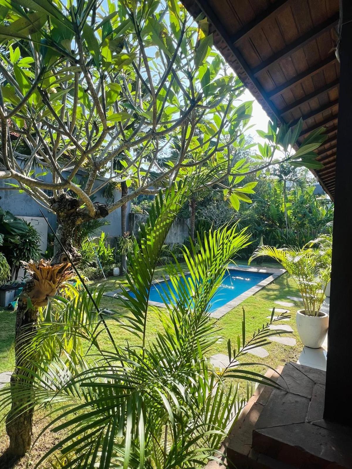 Wiryaroja Guest House Canggu Dış mekan fotoğraf