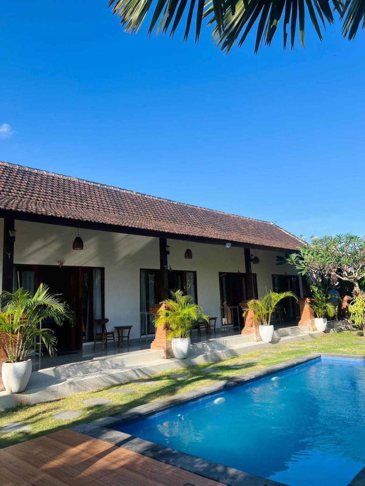 Wiryaroja Guest House Canggu Dış mekan fotoğraf