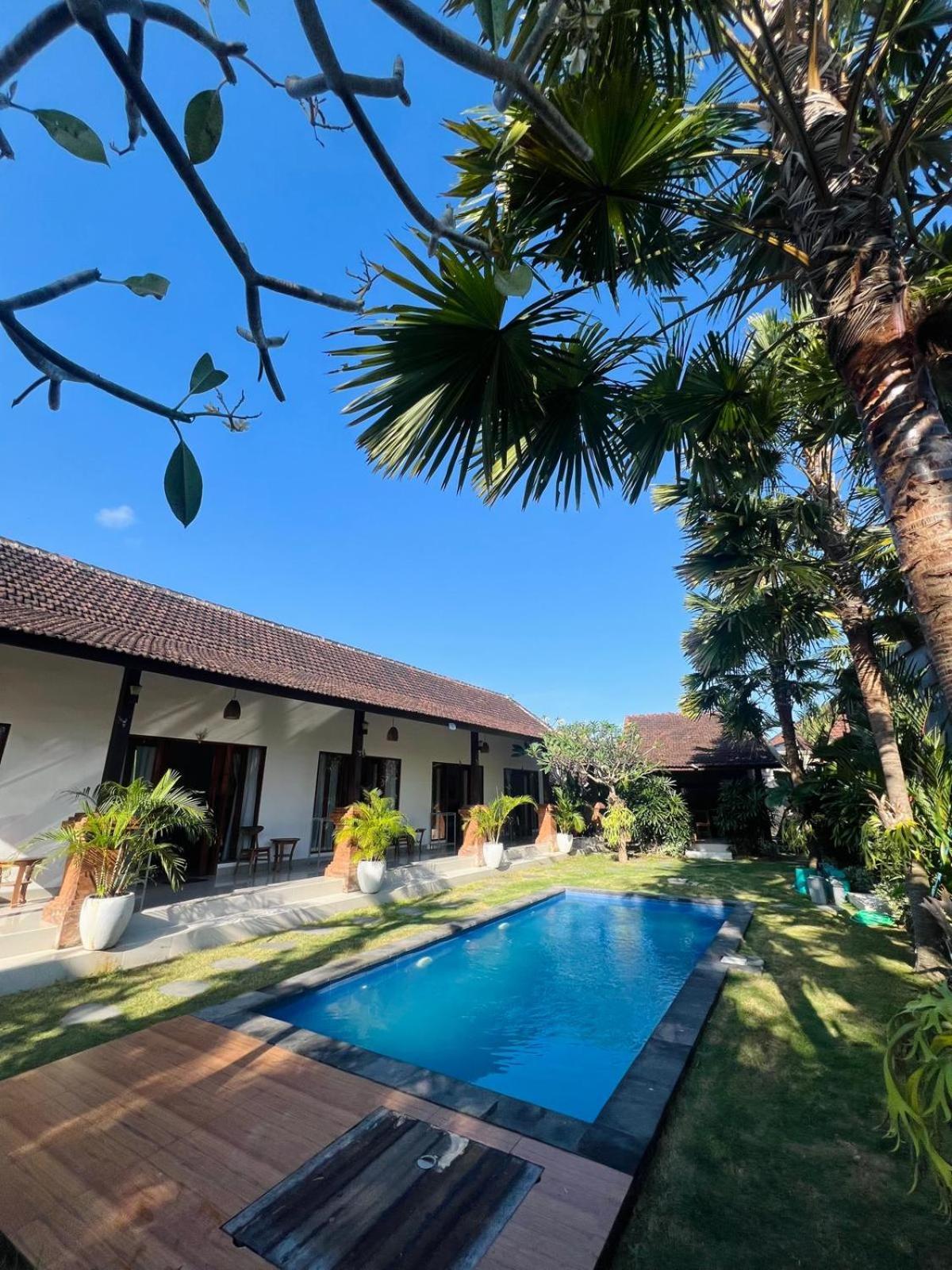 Wiryaroja Guest House Canggu Dış mekan fotoğraf