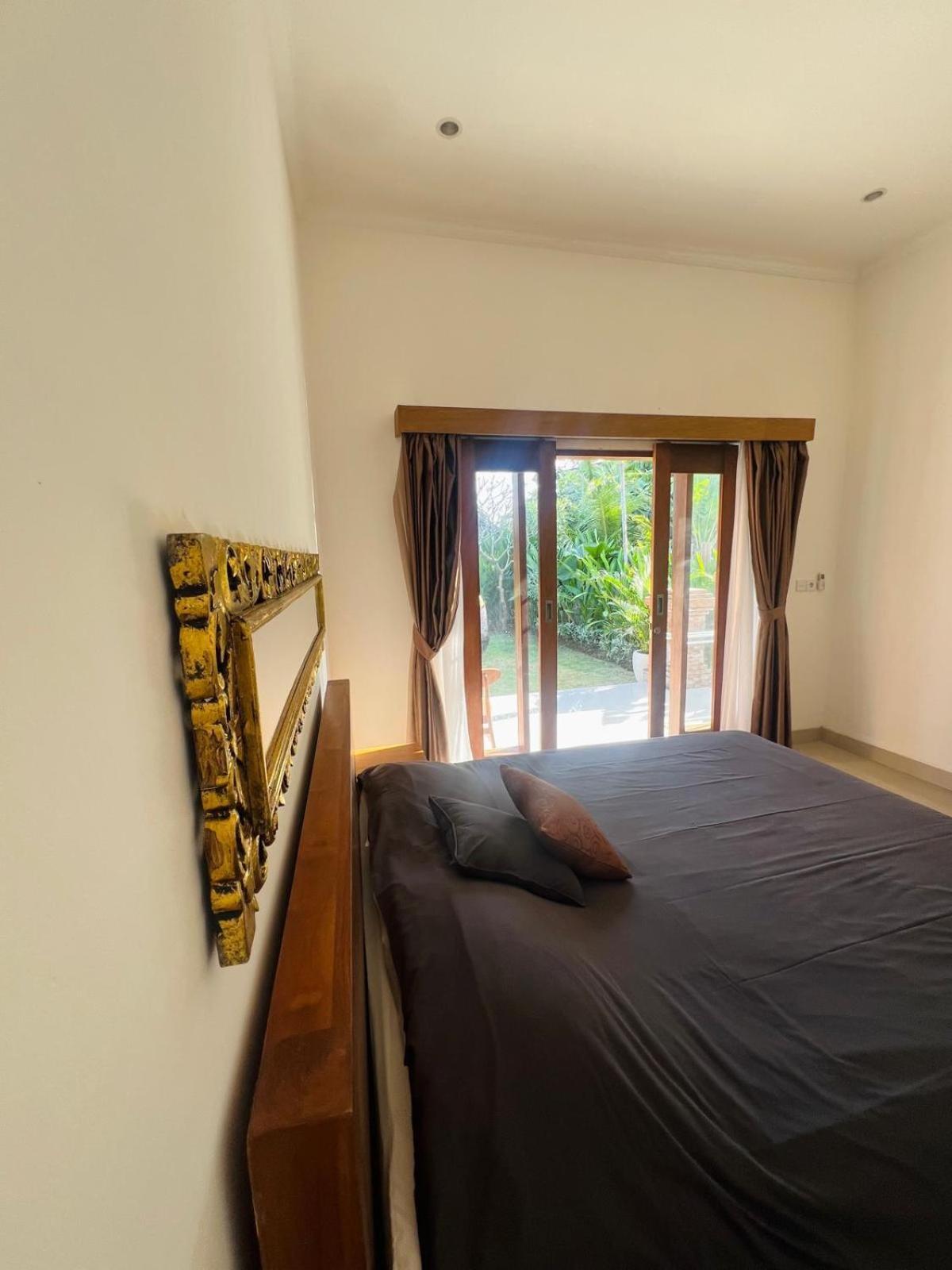Wiryaroja Guest House Canggu Dış mekan fotoğraf