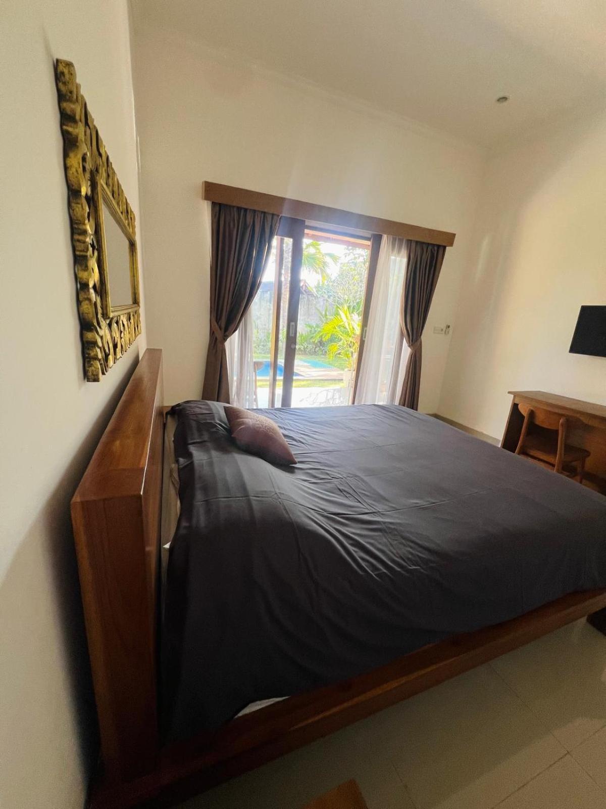 Wiryaroja Guest House Canggu Dış mekan fotoğraf