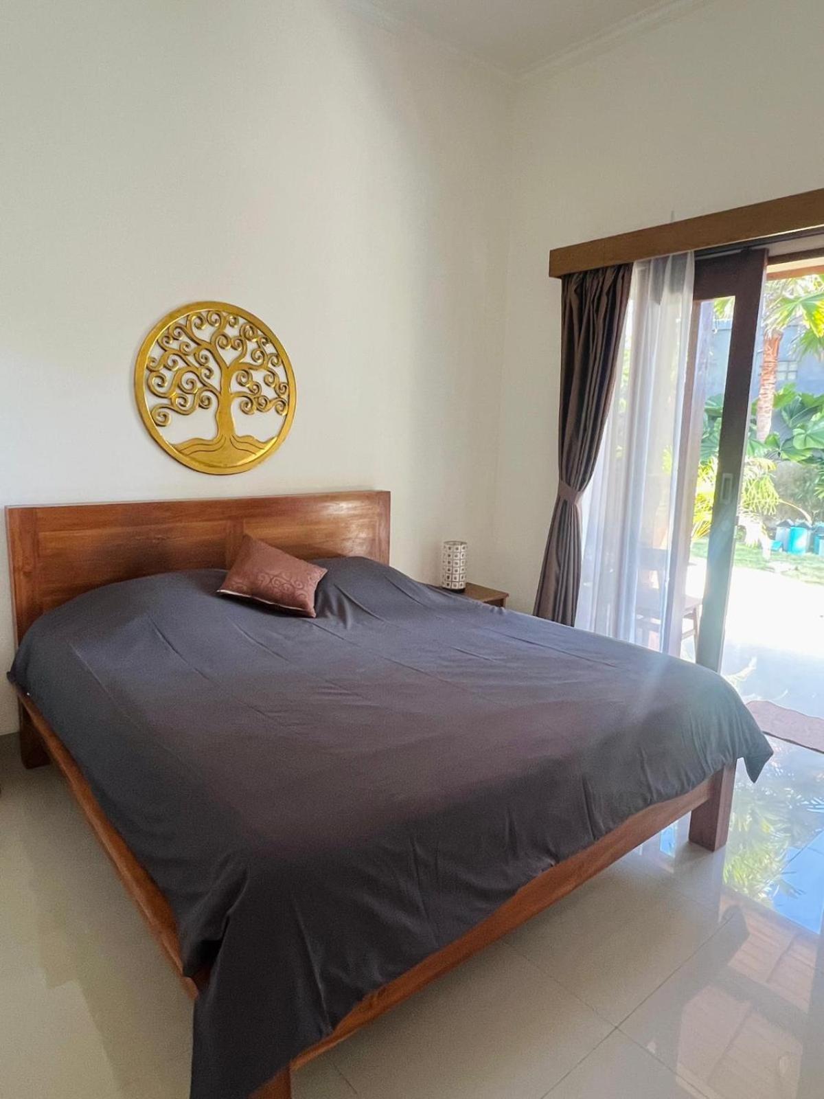 Wiryaroja Guest House Canggu Dış mekan fotoğraf