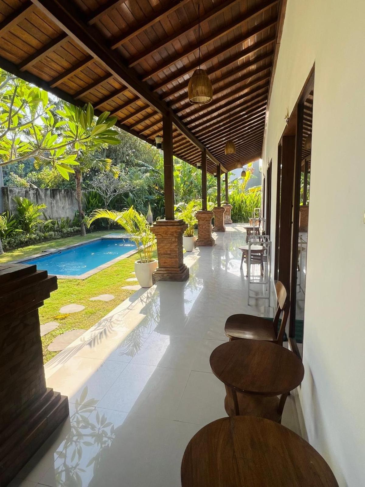 Wiryaroja Guest House Canggu Dış mekan fotoğraf